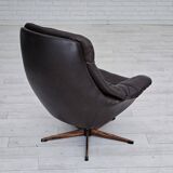 Années 1970, fauteuil vintage danois en cuir par HWKlein, bon état d'origine.