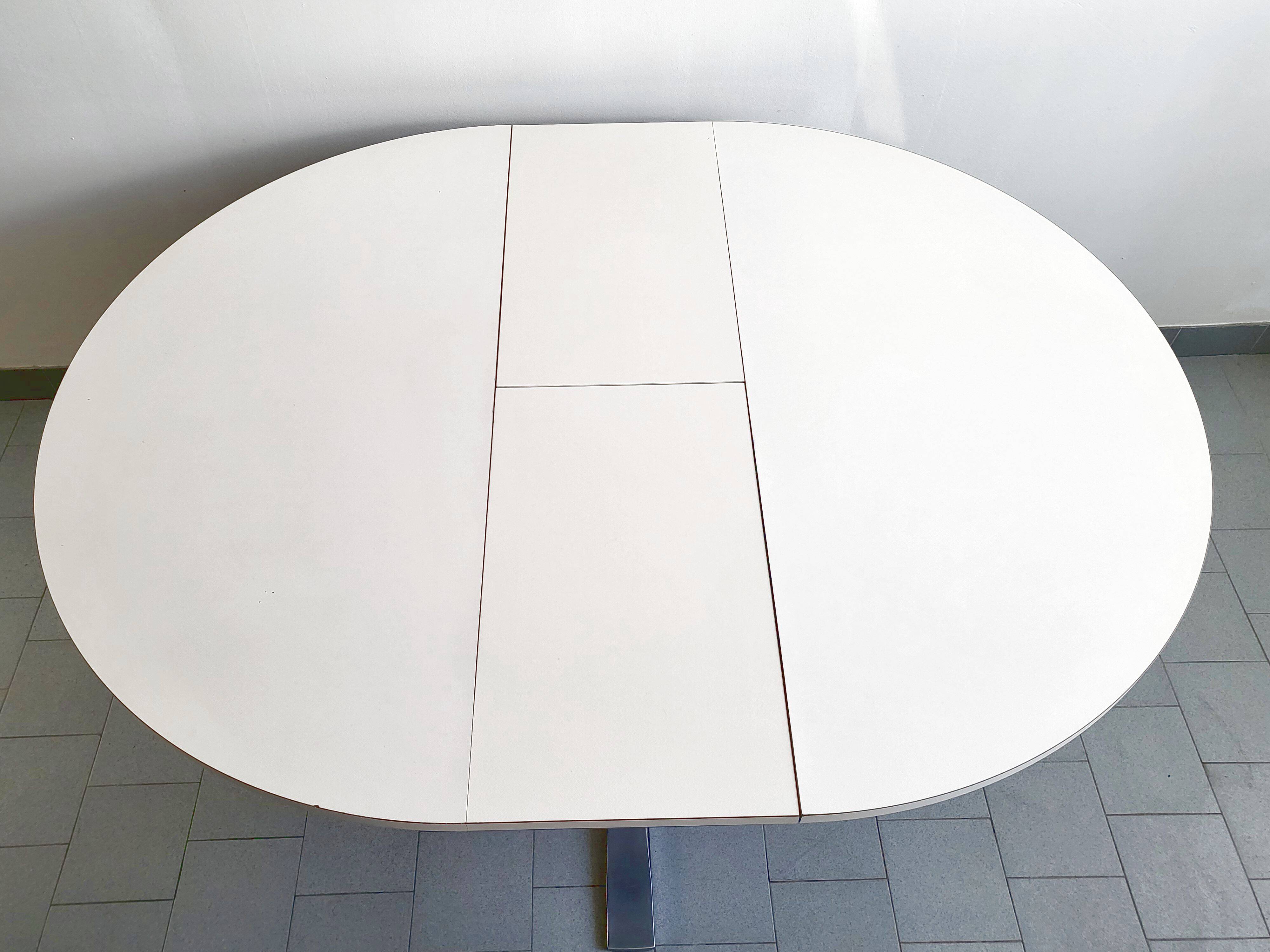 Vintage 1970 extendable dining table