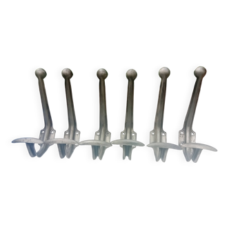 6 double coat hooks