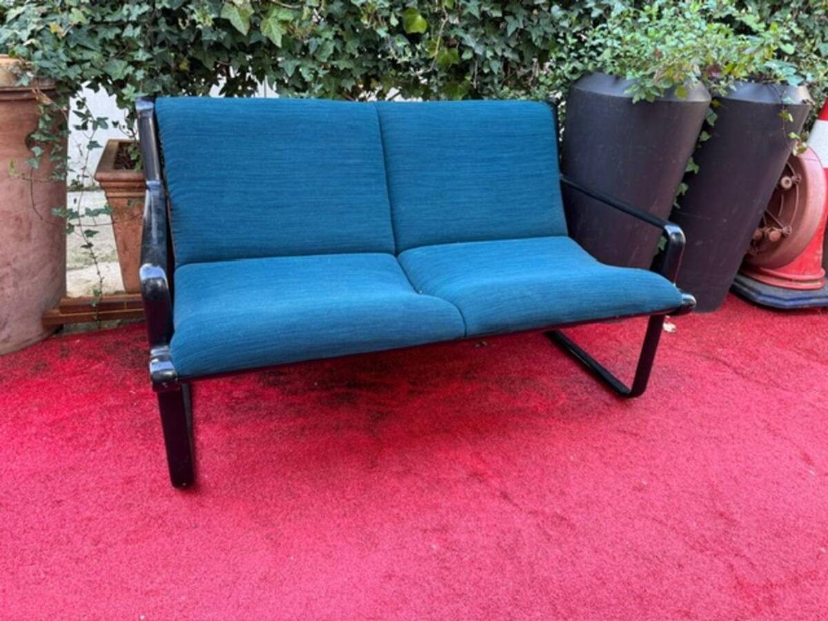 Bruce Hannah & Andrew Morrison: Knoll Sofa
