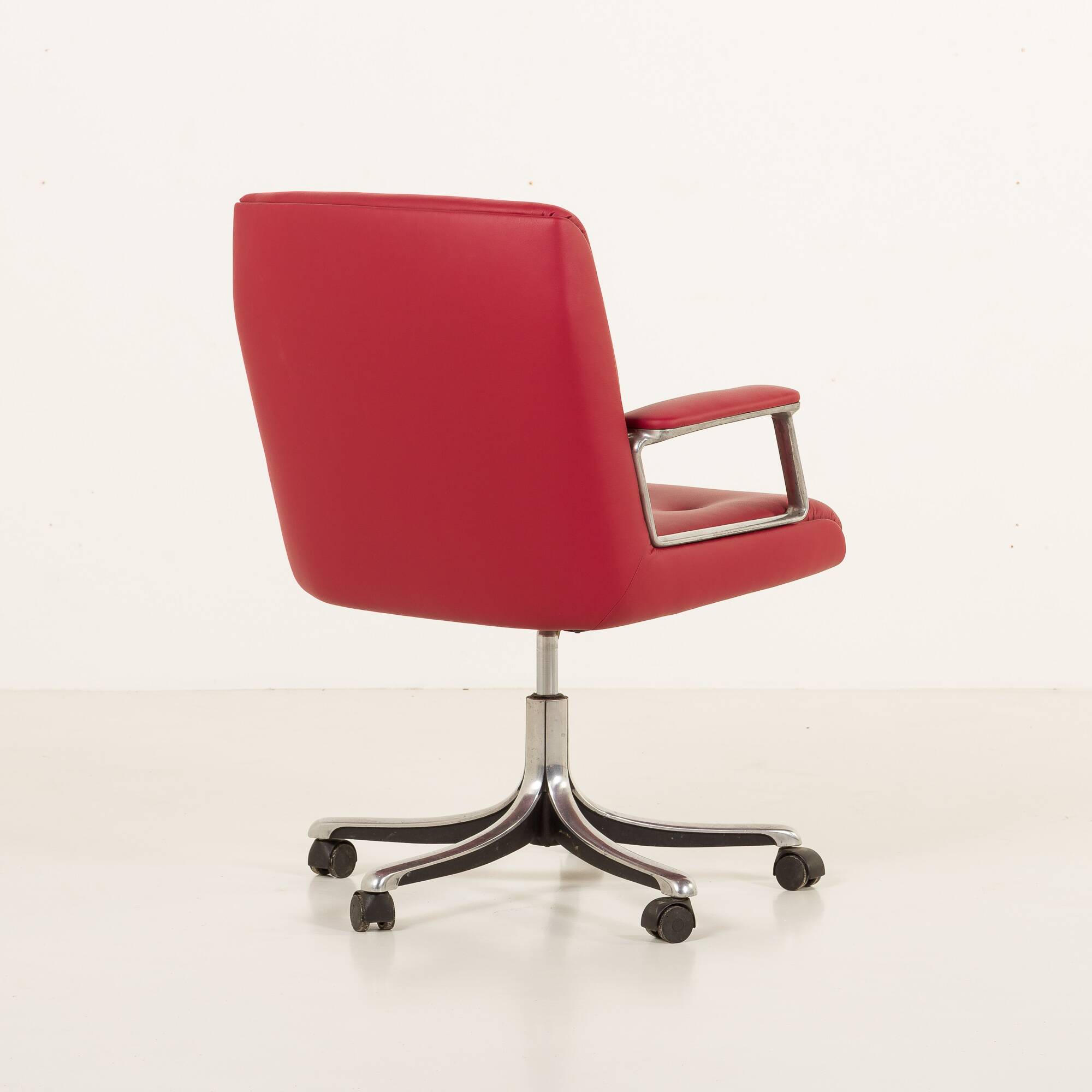 Office chair by Osvaldo Borsani for Tecno, 1970s