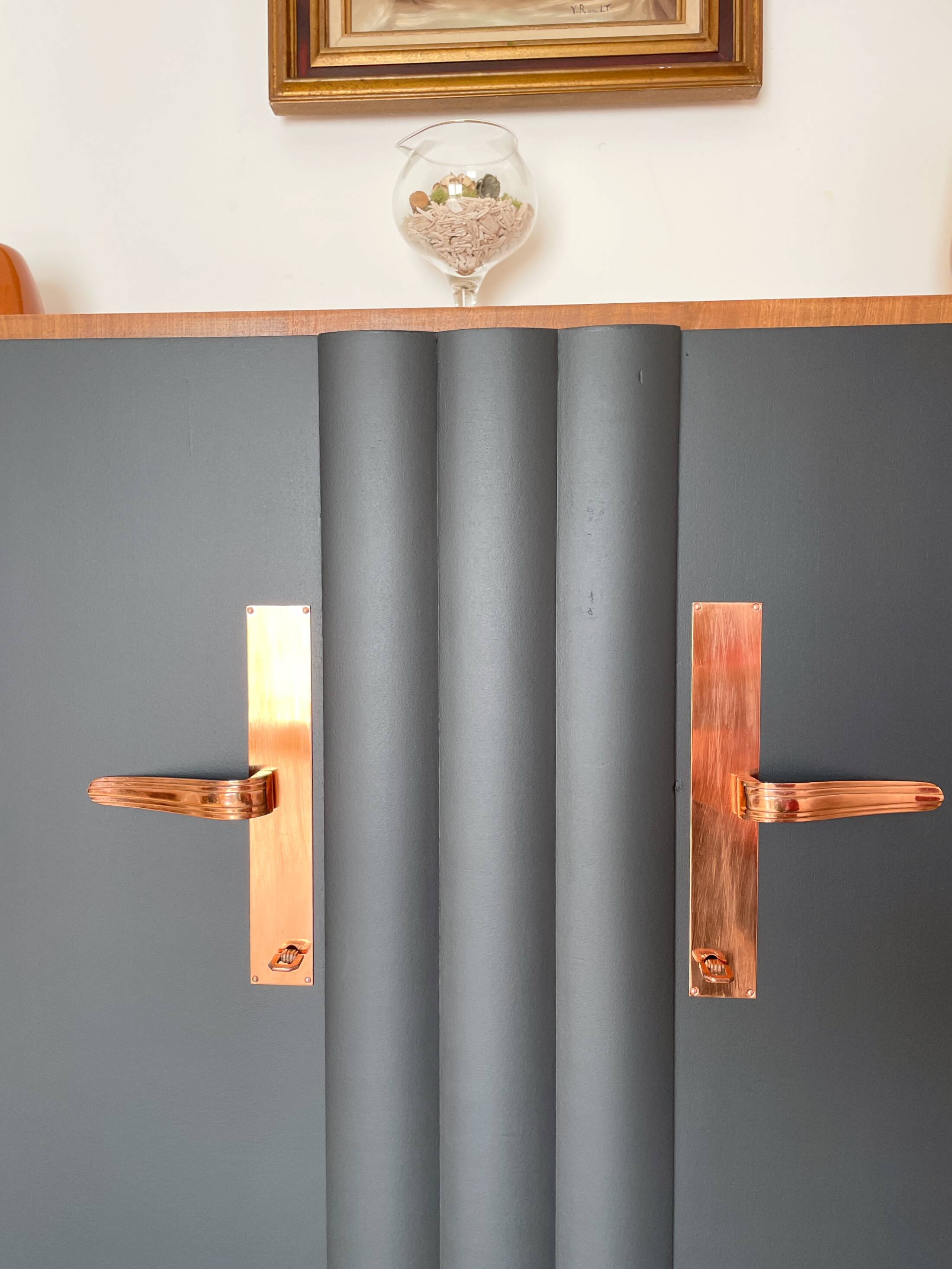 Buffet vintage noir mat et bois brut
