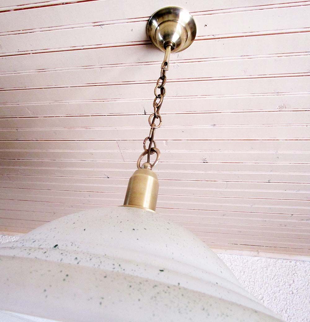 Suspension dome in satin and brass glass