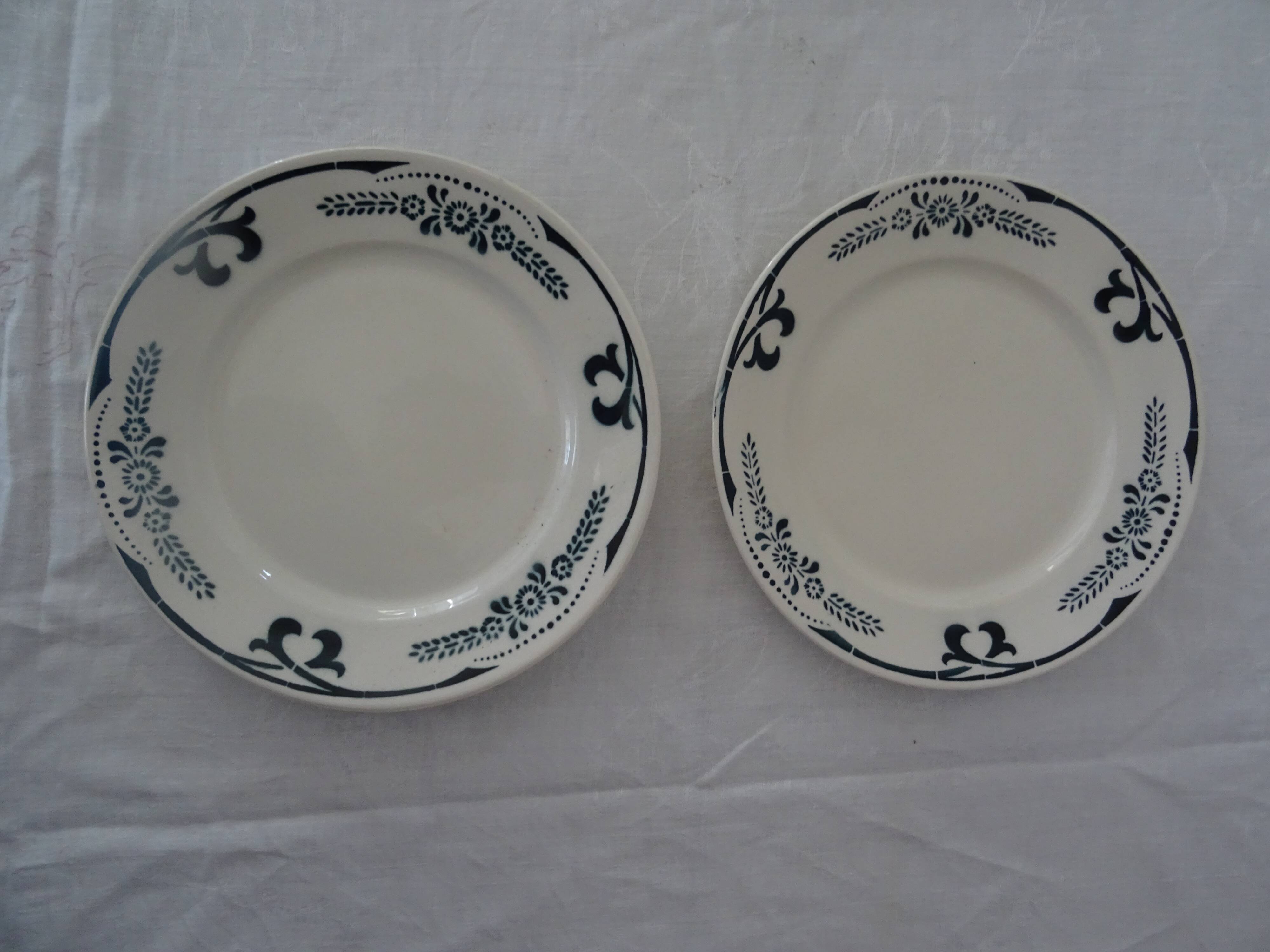 2 Old earthenware dinner plates 2263 Badonviller empire green PARIS