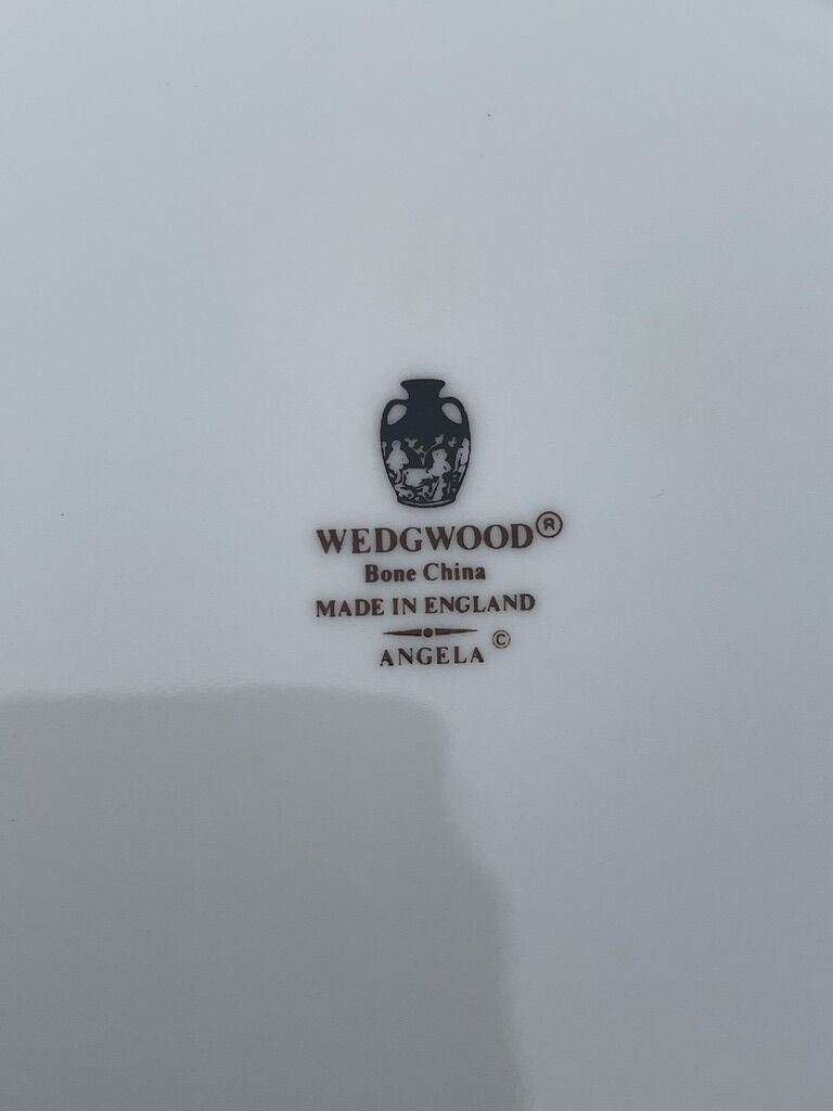 Plat oval à décor floral wedgwood