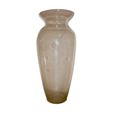 Vase en verre décor floral gravé