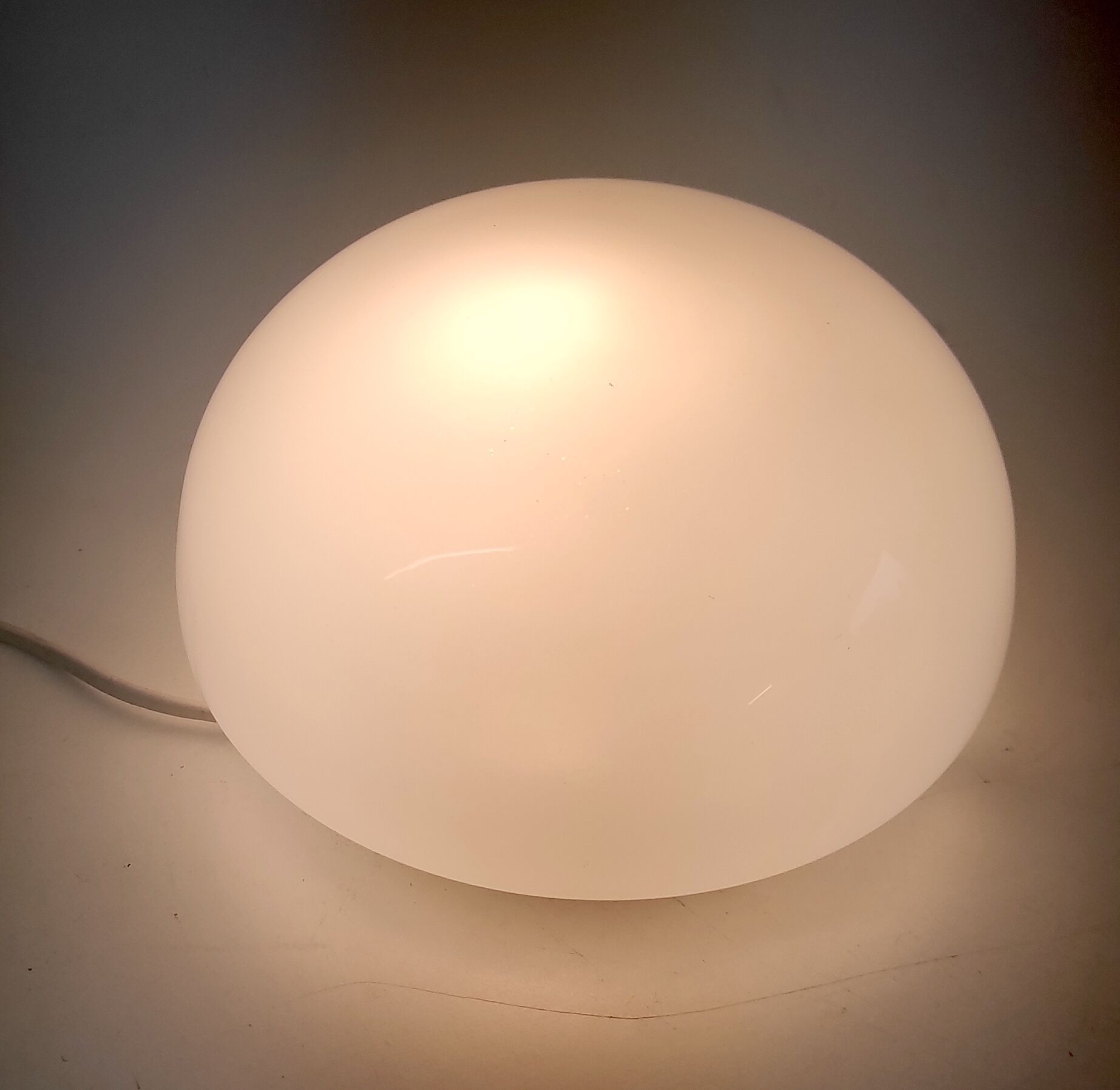 Ceiling lamp or wall lamp in opaline glass