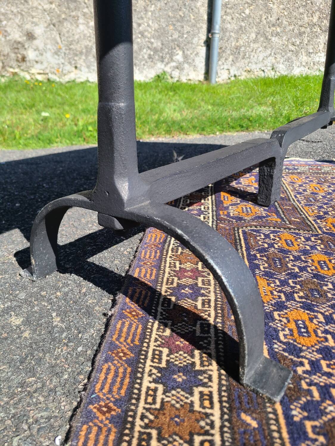 Table basse brutaliste, art populaire année 20