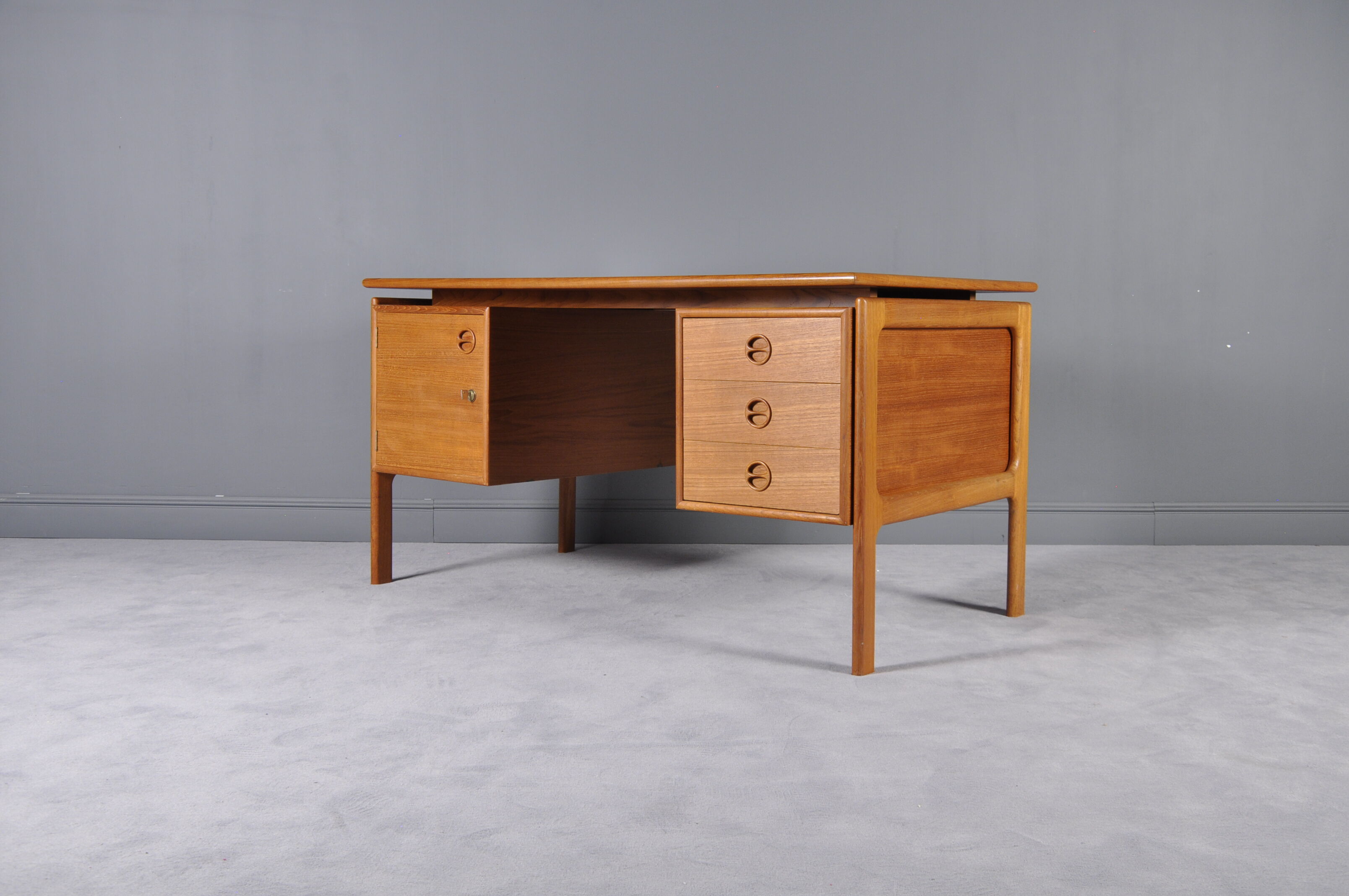 Danish desk by Arne Vodder for GV furniture, 1960
