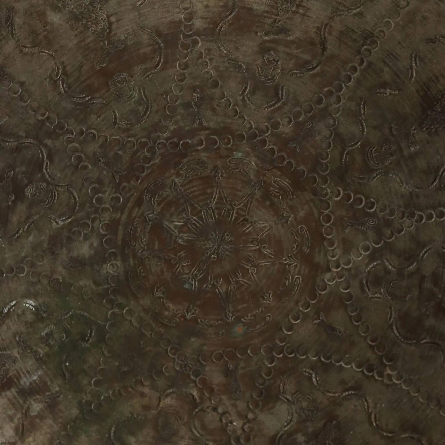 Large antique copper platter with Middle Eastern decorations, 20th century.