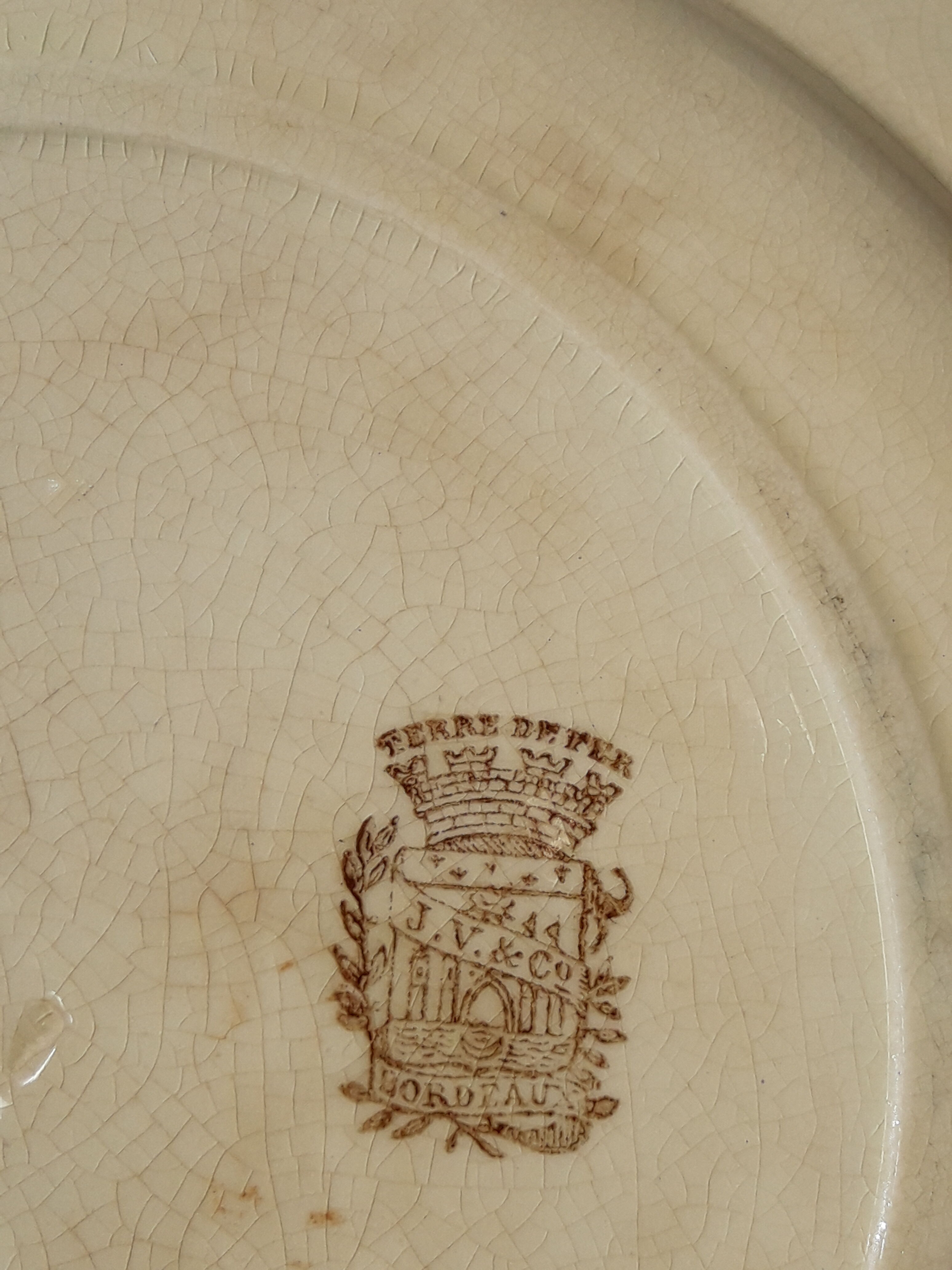 Jules Anillard Plate - co Bordeaux flower pattern diam 22 cm