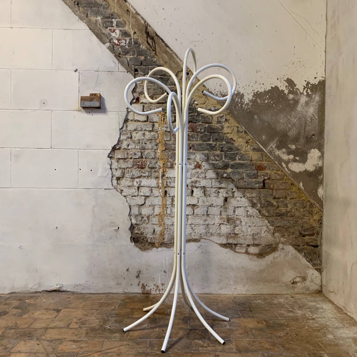 Original white lacquered metal coat rack from the 1980s