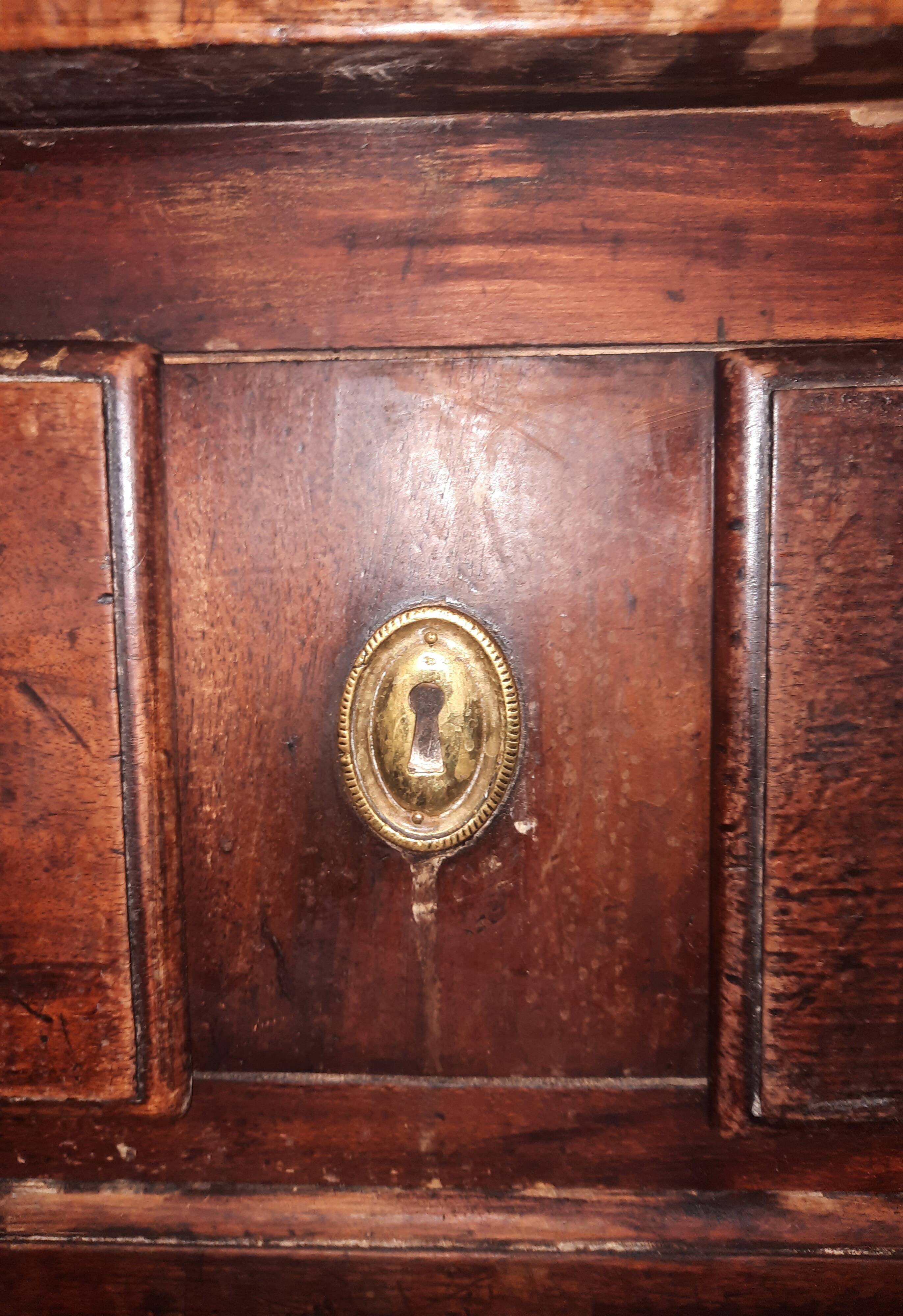 Eighteenth-century walnut chest of drawers