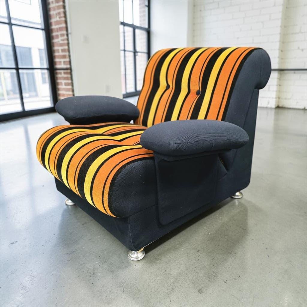 Vintage space age armchair / single armchair with armrests