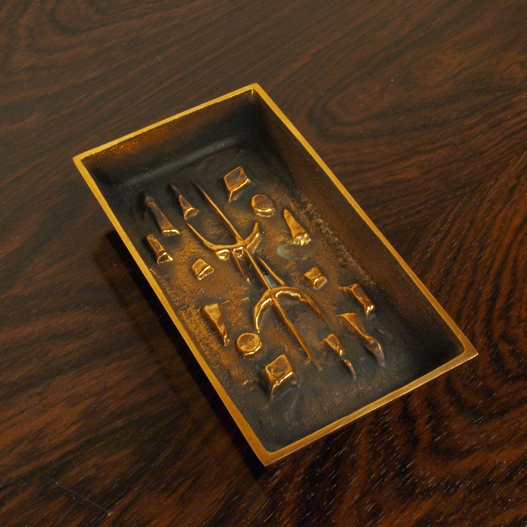 Alfieri Gardone's brutal bronze vacuum-pocket ashtray for Lauterbach