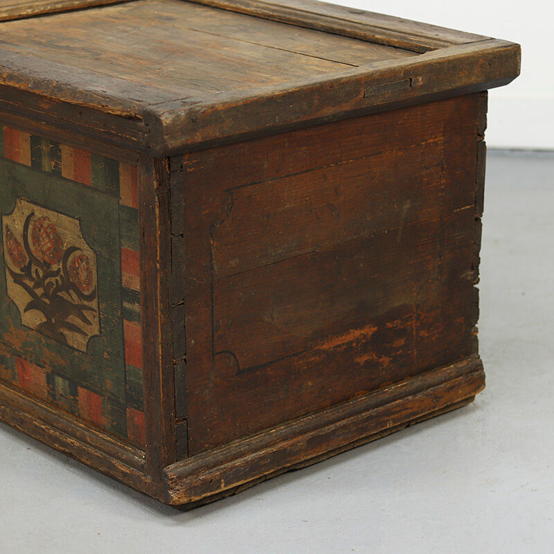 Antique Folk Art Painted bridal chest 1790