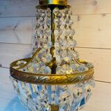 Chandelier suspension balloon with tassels