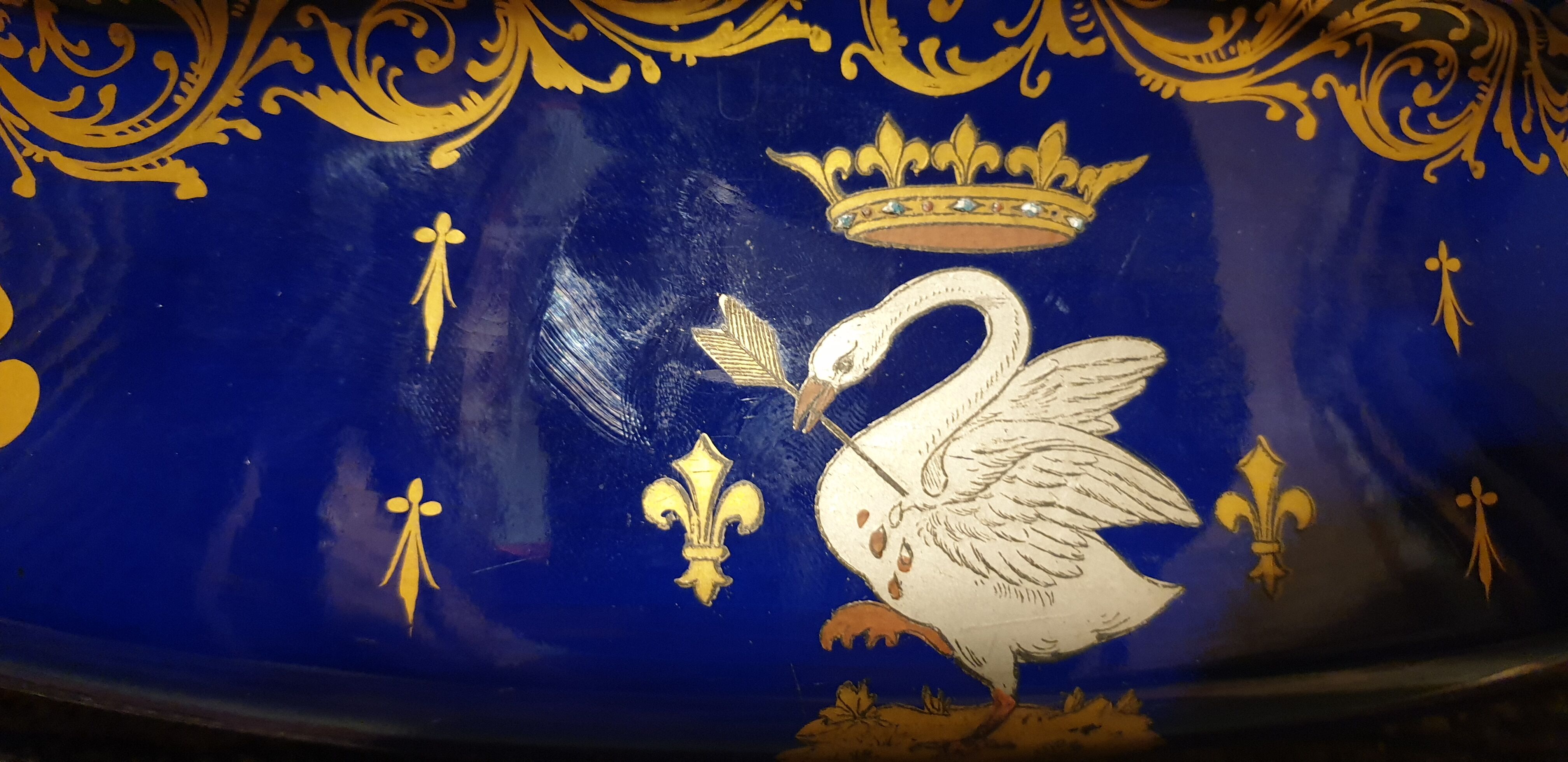Gardener in blue porcelain of Tours, signed Herbinière.  Nineteenth century.