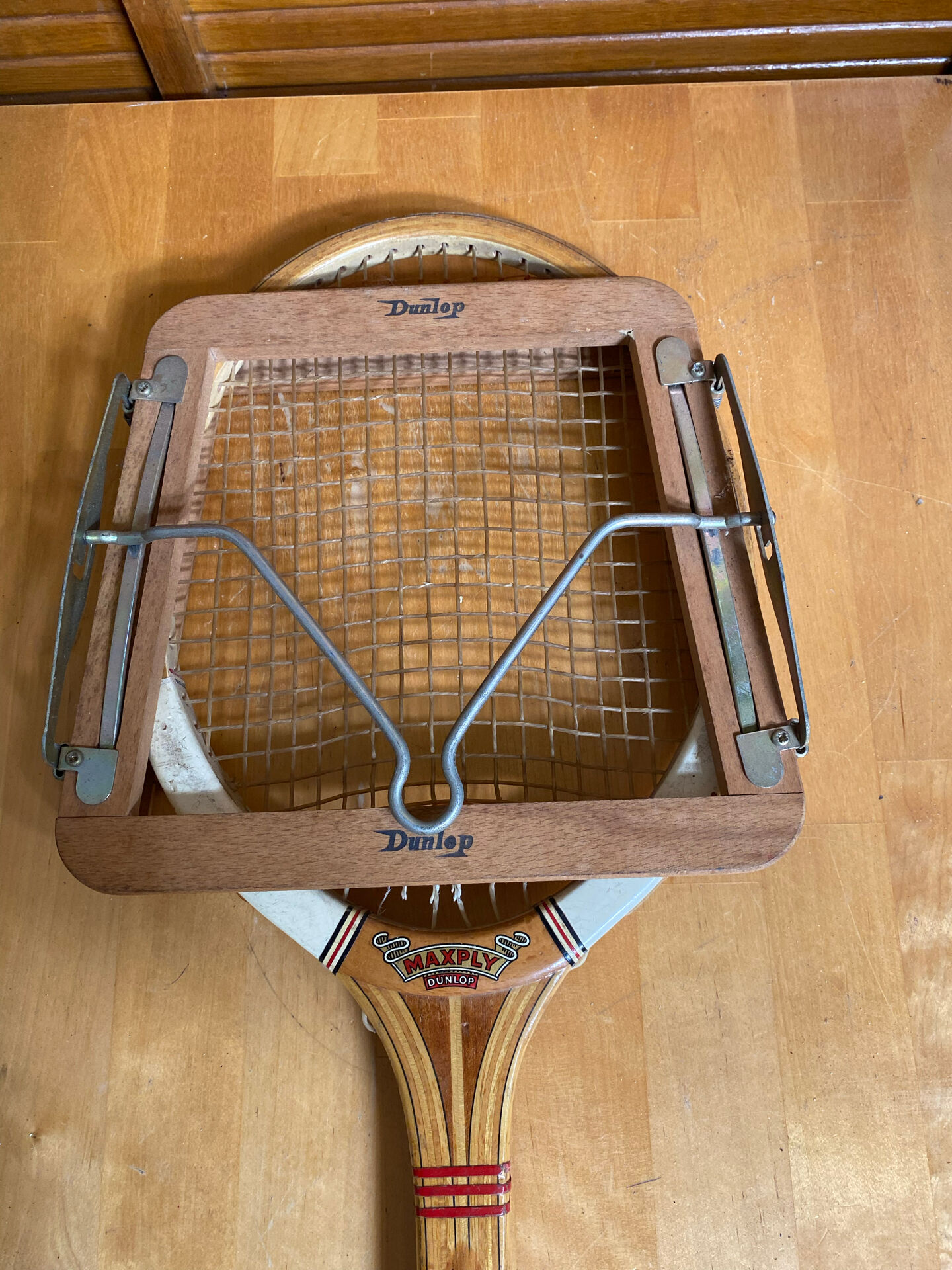 Raquette tennis ancienne dunlop maxply bois + protection sport vintage