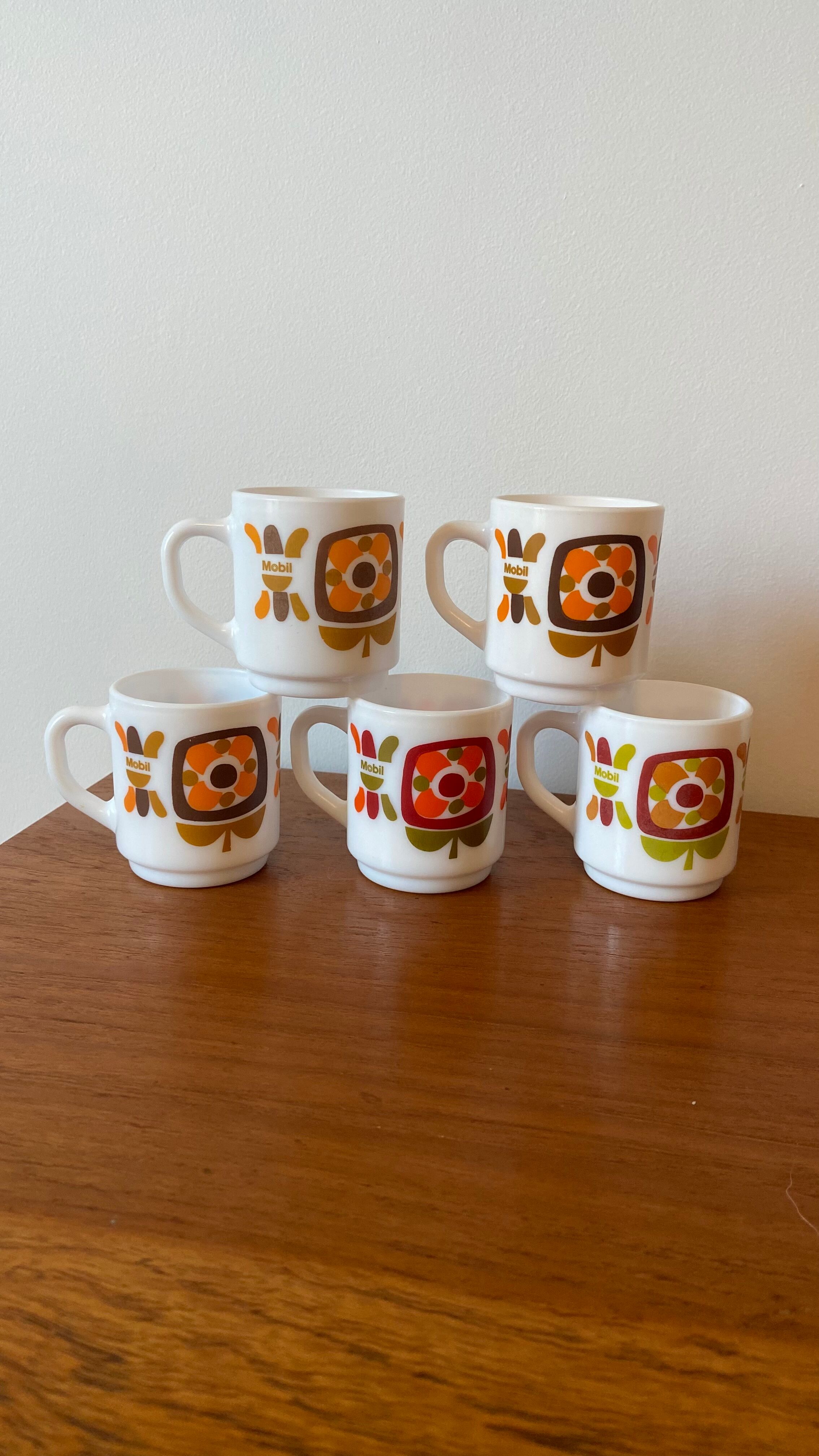 5 coffee cups Mobil 1972 designer Jean-Charles Meunier Editor Arcopal