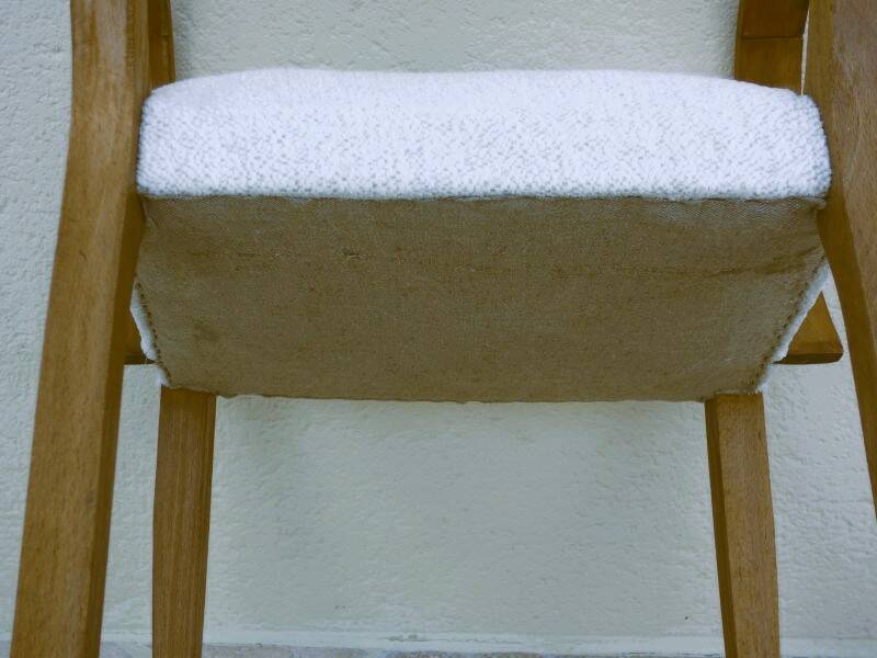 Chic 1950s bridge chairs in solid wood, white beige, hand-stitched.