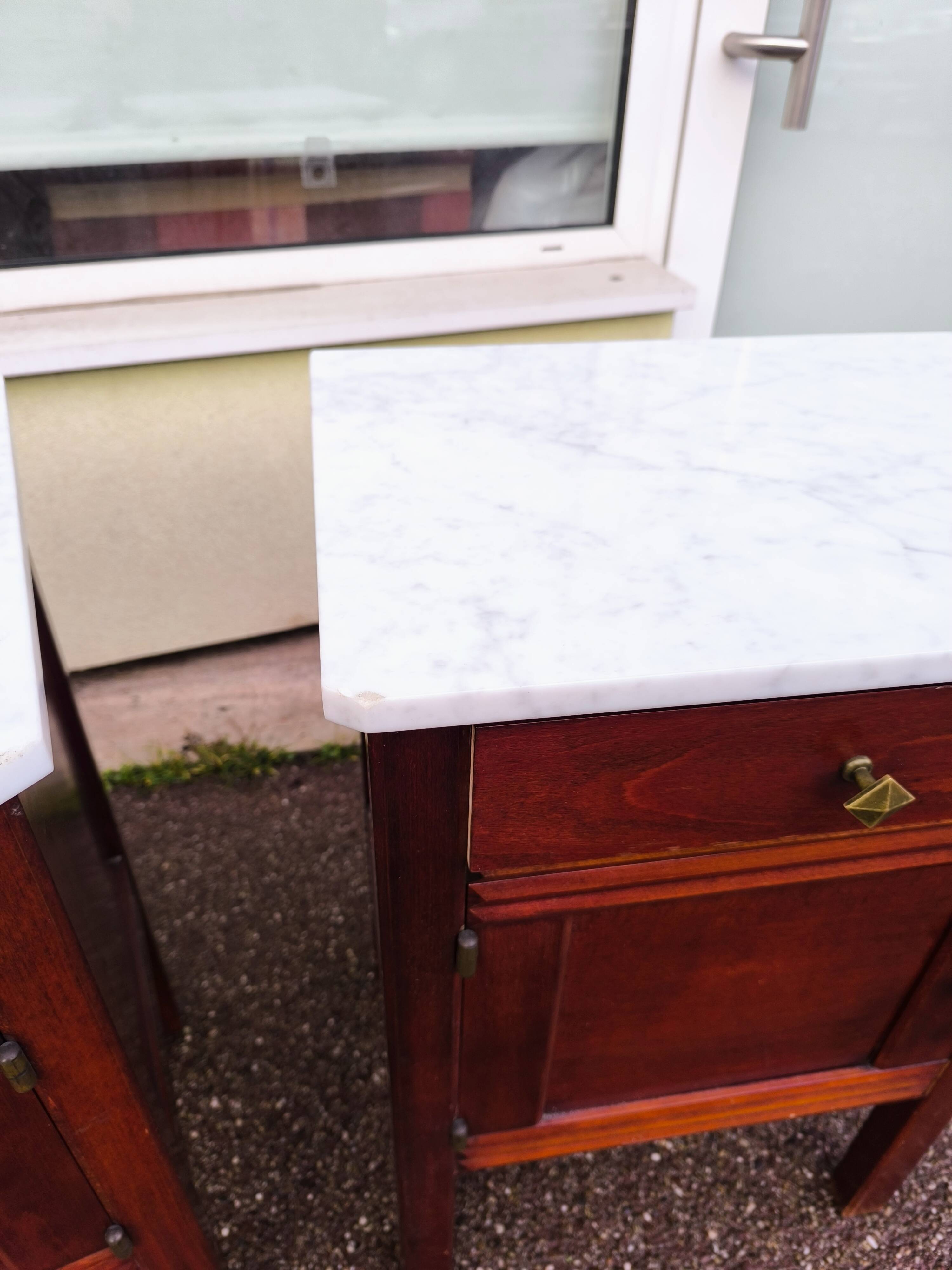 Set of 2 wooden and marble bedside tables.