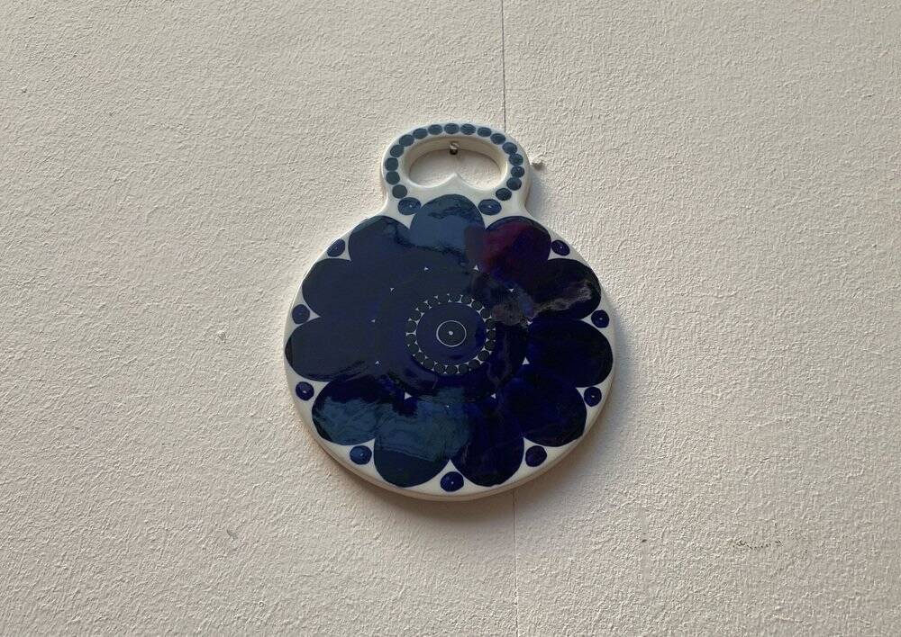 Vintage Valencia wall plate design by Ulla Procope for Arabia, Finland.