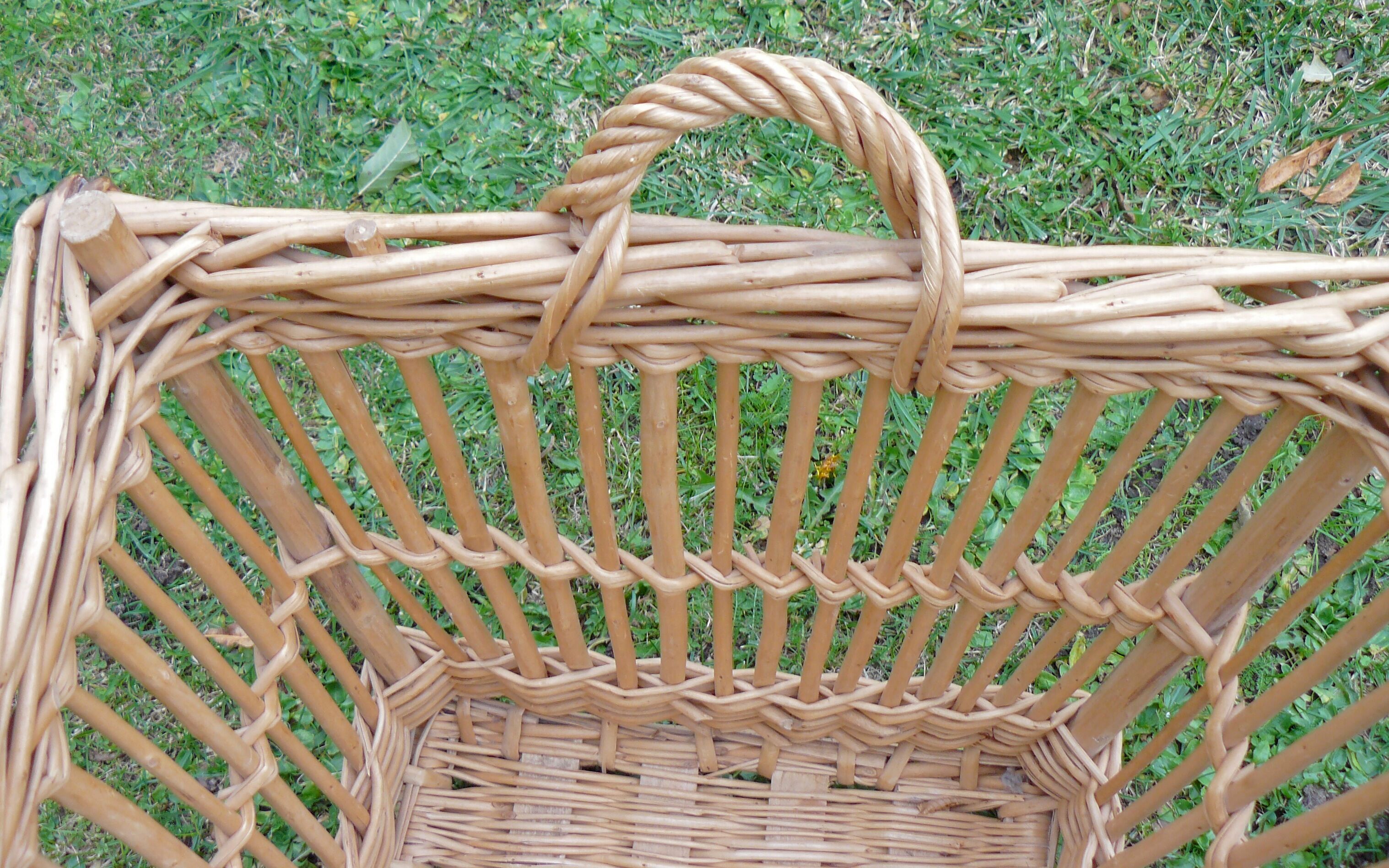Rectangular basket in old rattan