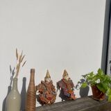 Paire de poupées birmanes en bois, perles et tissus