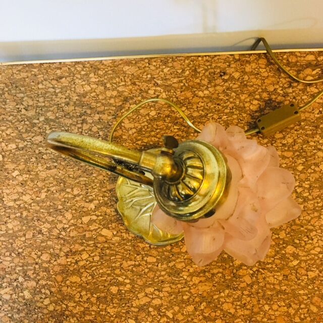 Lamp has ask floral decoration