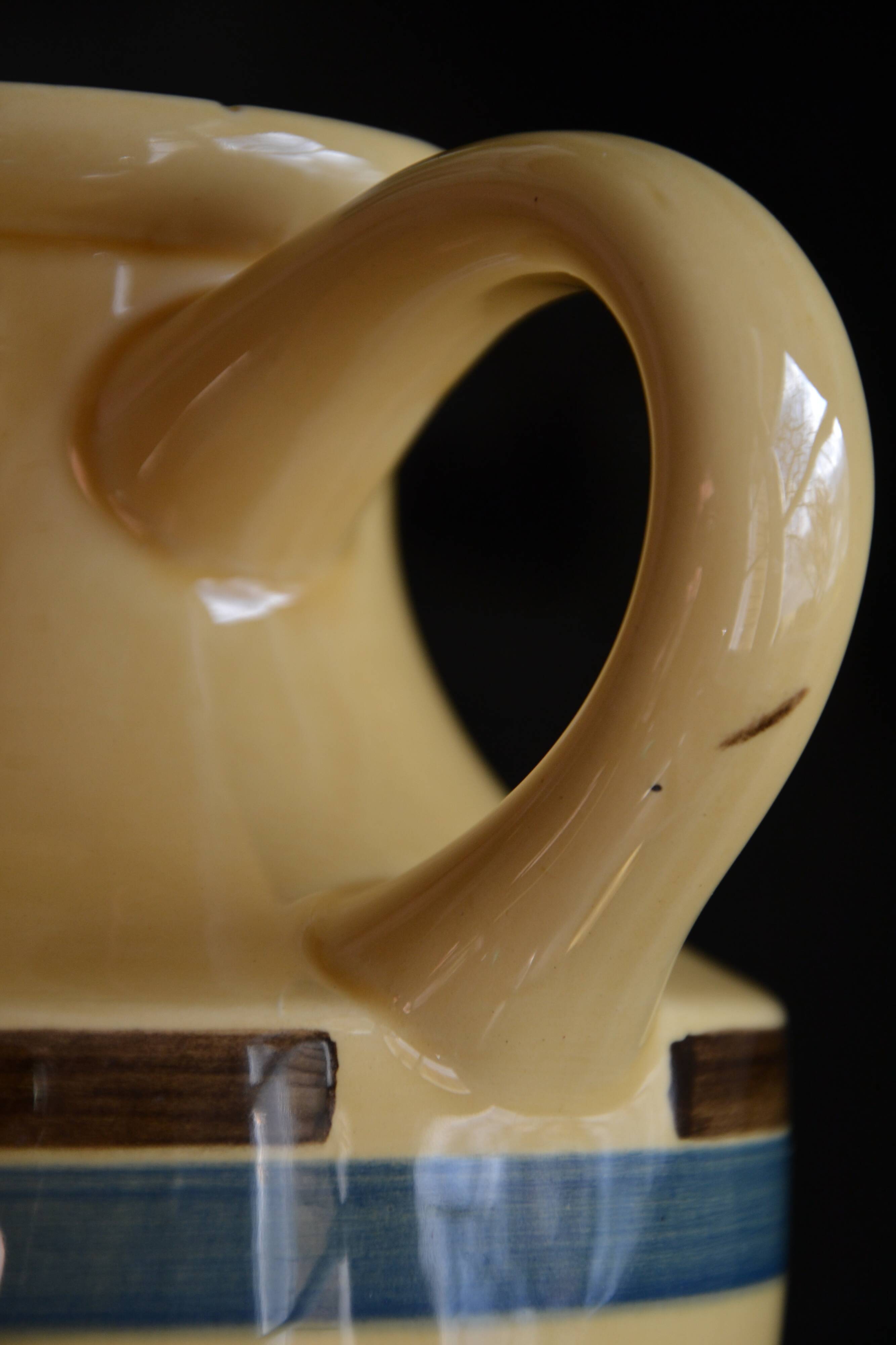 Vintage straw yellow Gien coffee maker, "Djerba" model