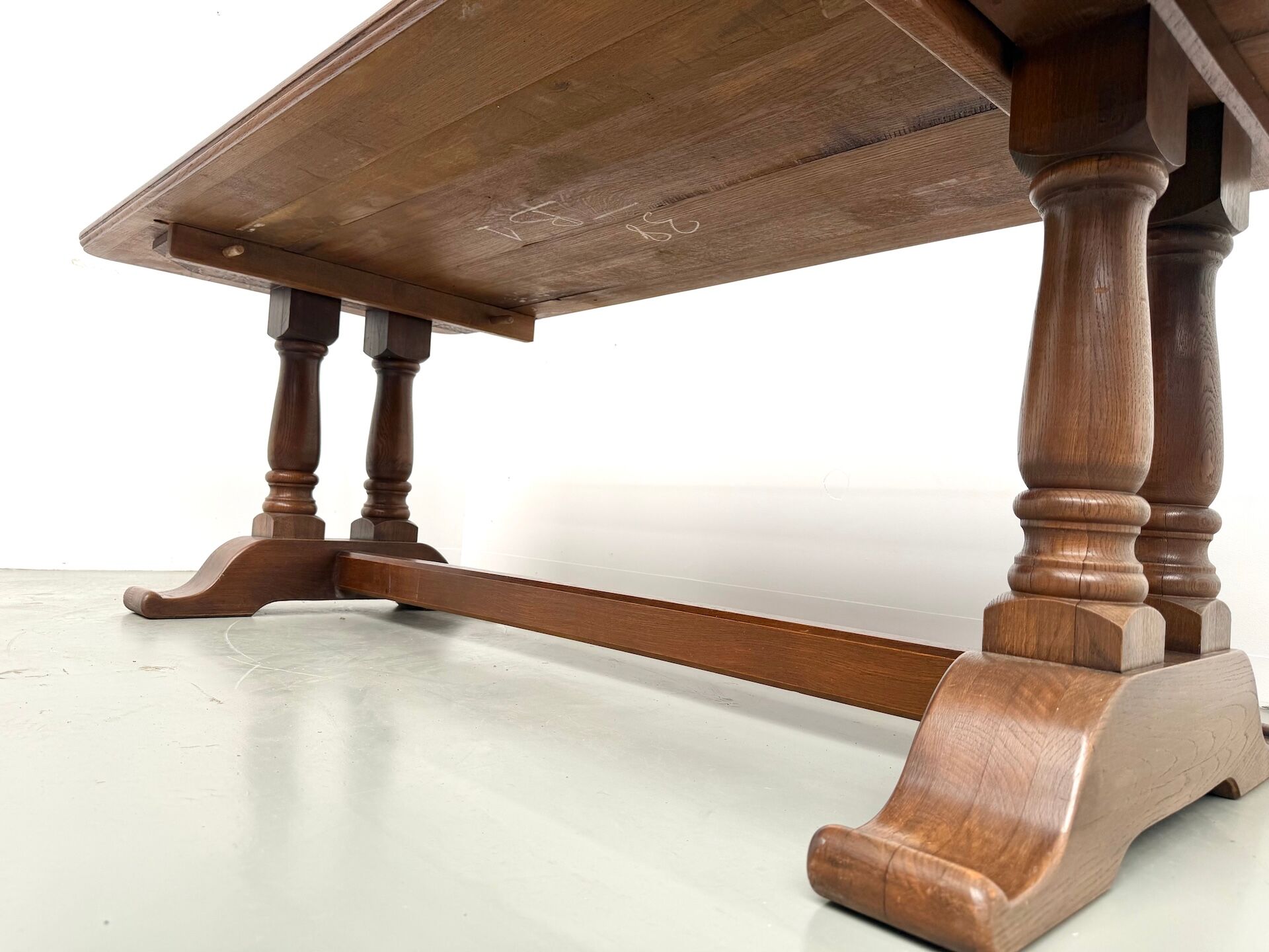 Table de ferme bourgeoise en chêne, années 50