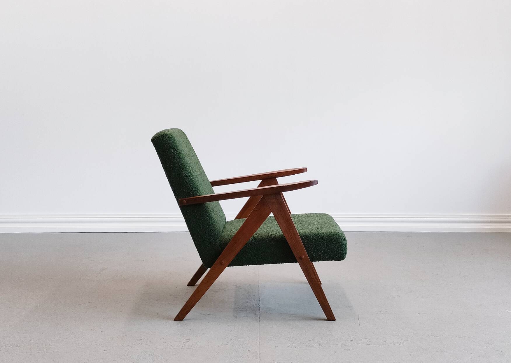 Mid-Century Model B 310 Var Easy Chair in Green Bouclé, 1960s