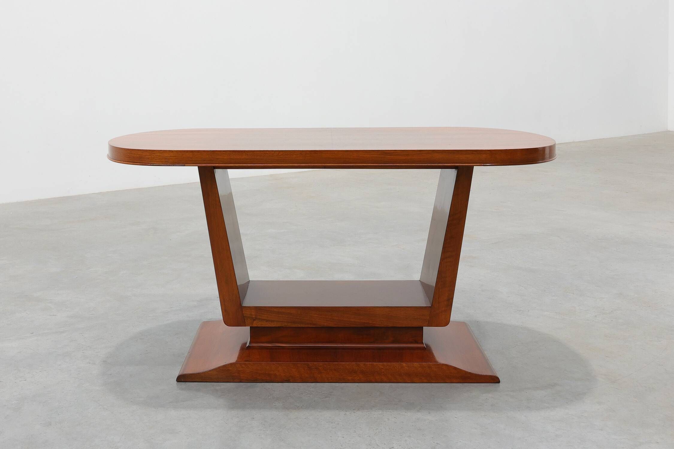 Table basse en placage de noyer Art Déco, Belgique, vers 1920