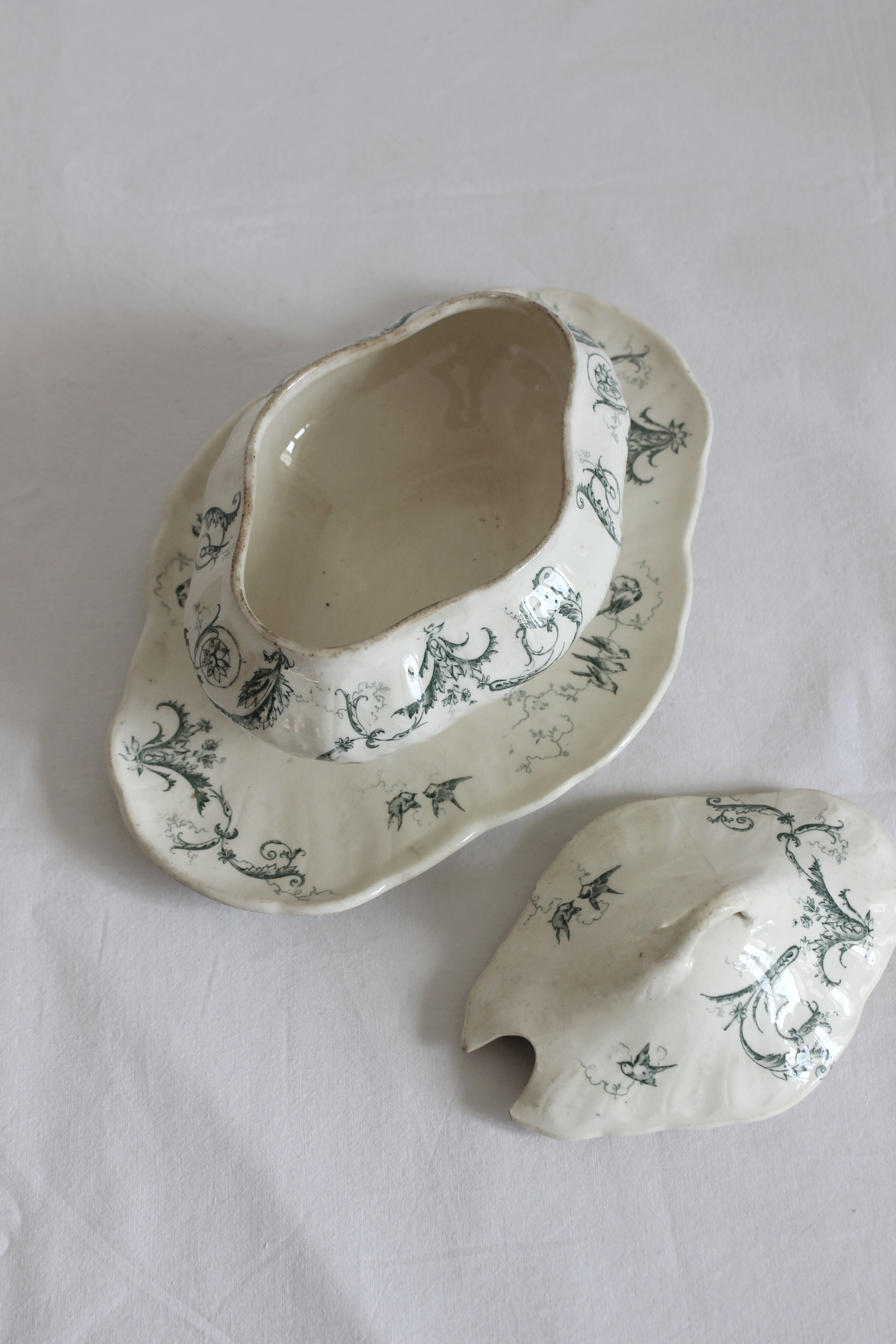 Saucière en terre de fer "Rinceaux" Opaque de Gien