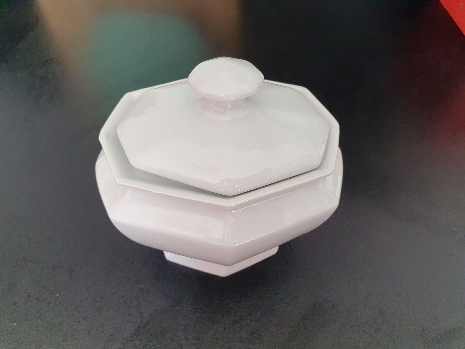 Sugar bowl in white faience