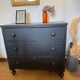Commode anglaise en bois patiné noir