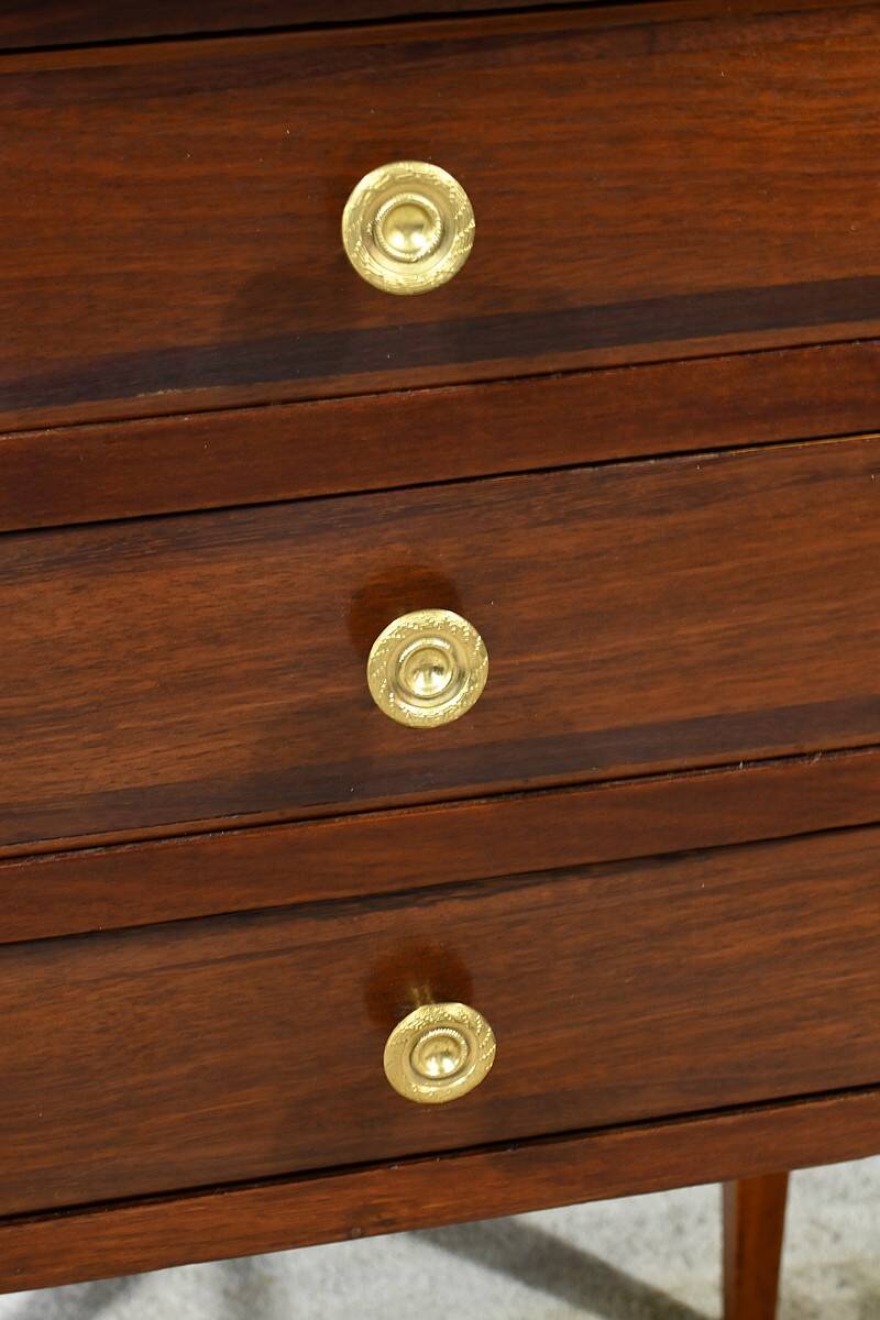 Mahogany chest of drawers, Louis XVI period – Late 18th century