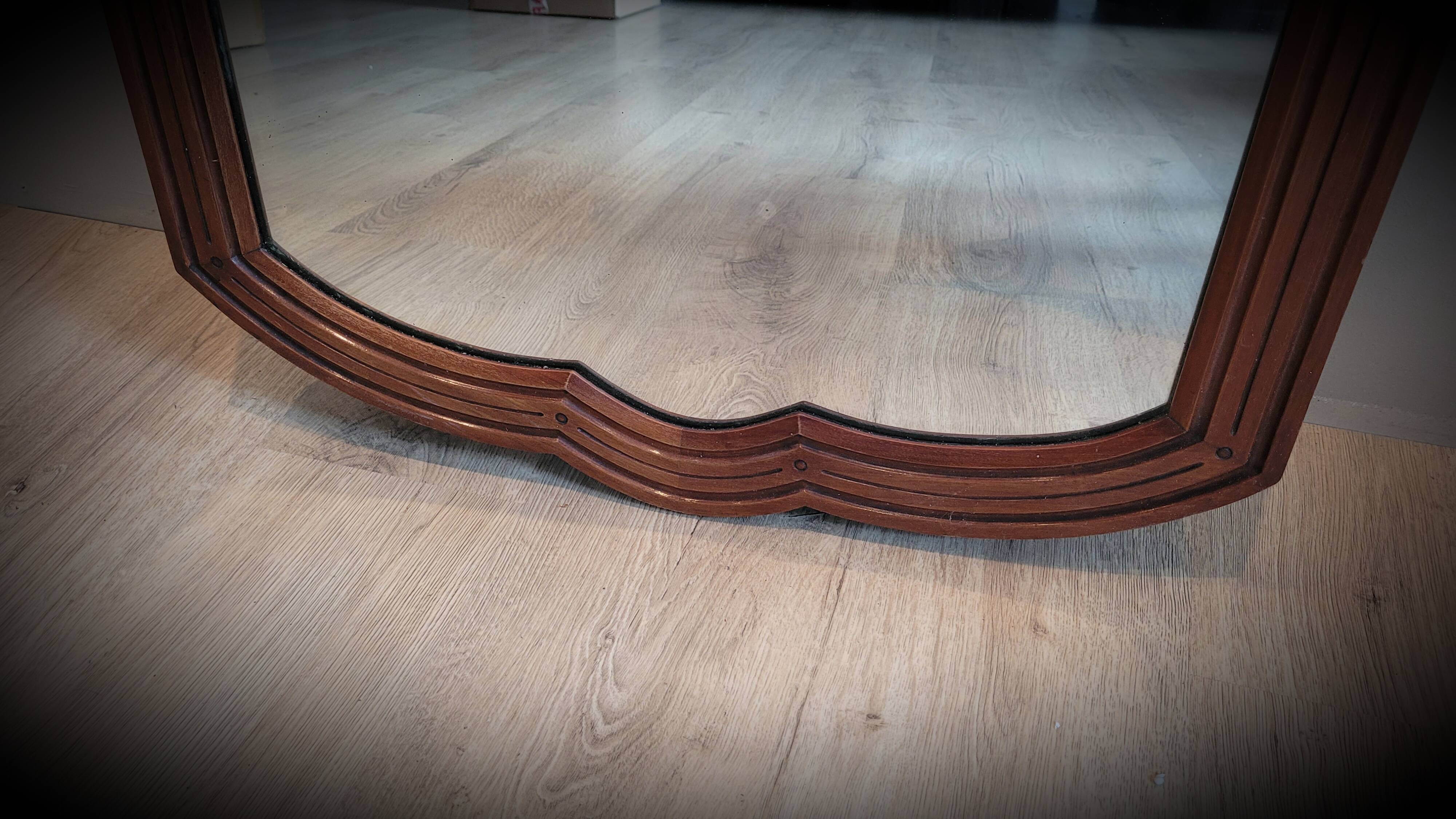 62x92 wooden totem mirror