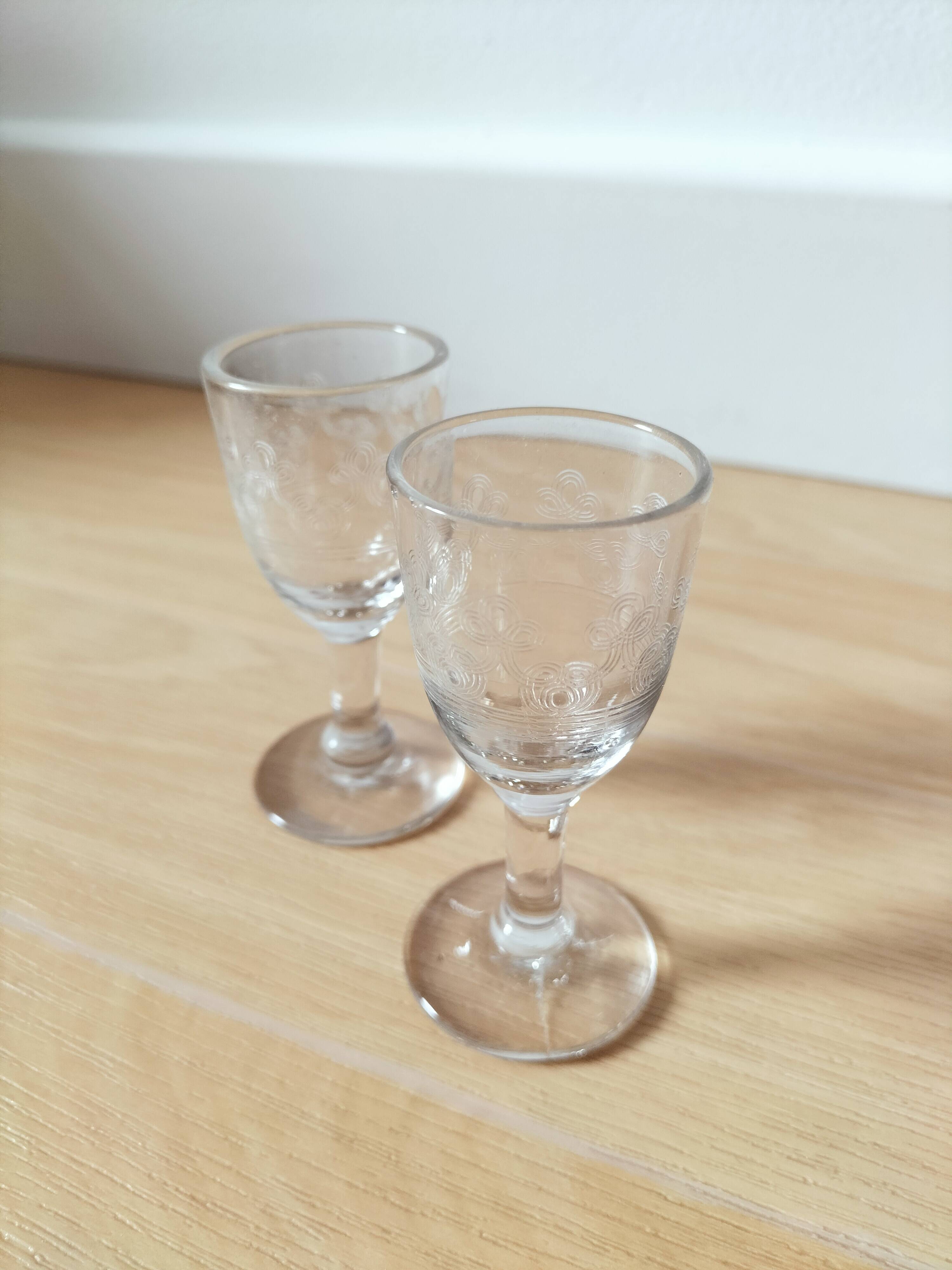 Set of 2 liqueur glasses