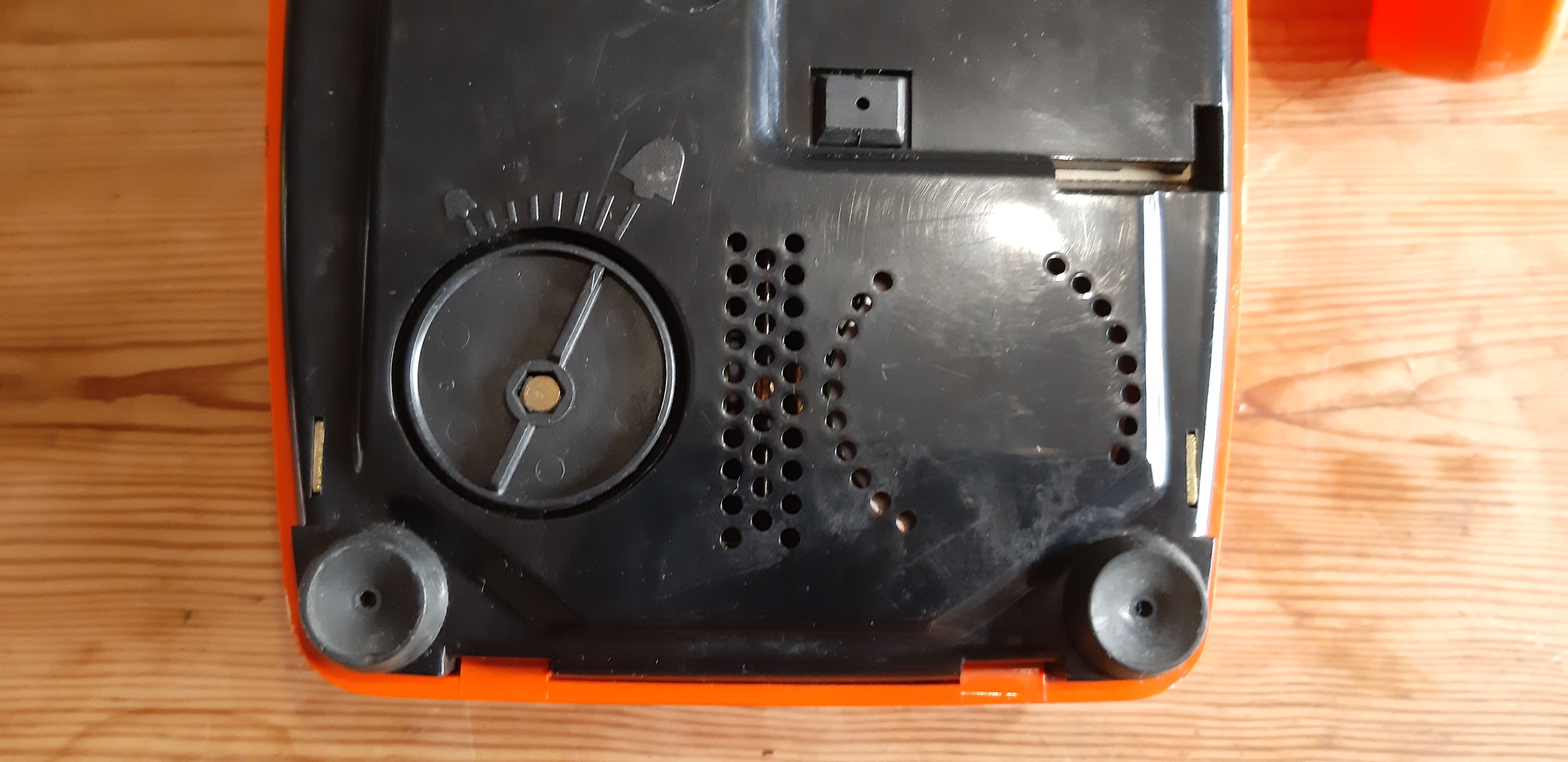 Telephone vintage orange