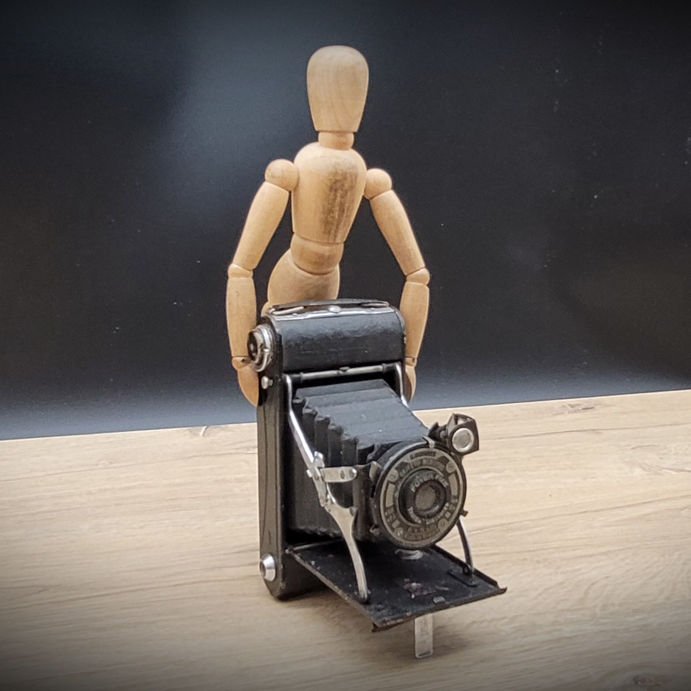 Bellows Camera Menisque Lens