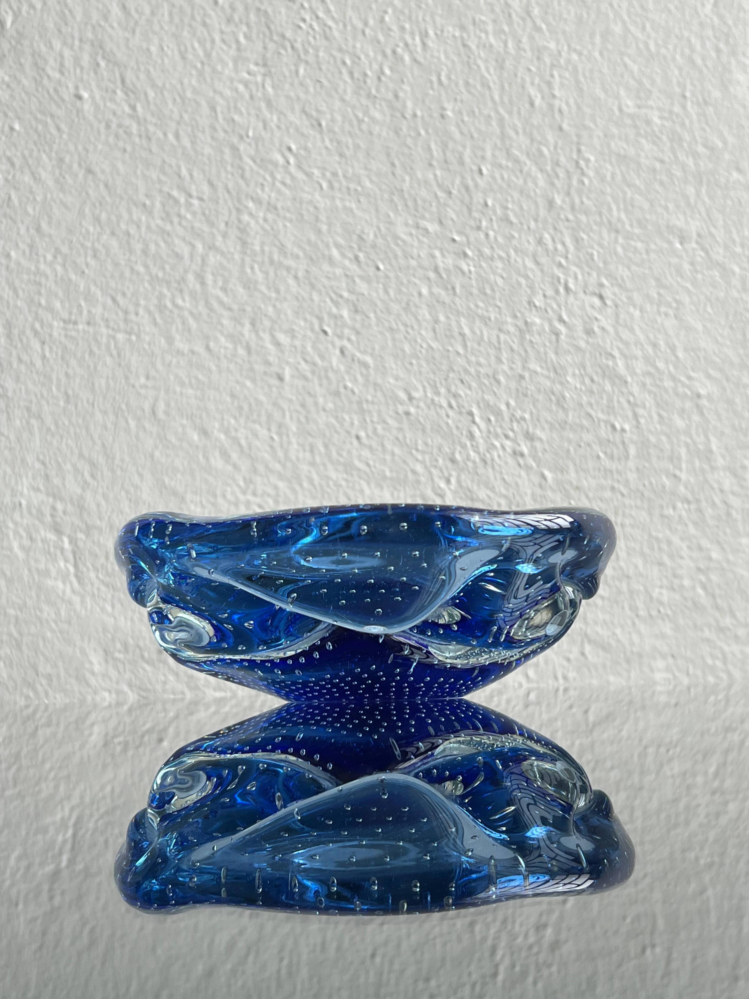 Bol décoratif en verre de Murano "Bullicante" bleu, objet de collection vintage