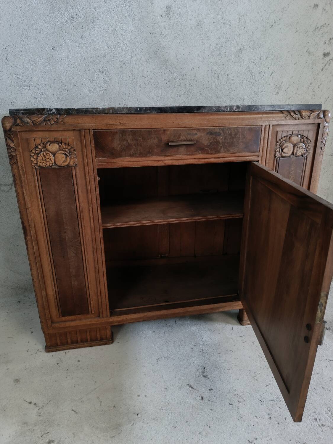 Buffet vintage style Art Deco black marble