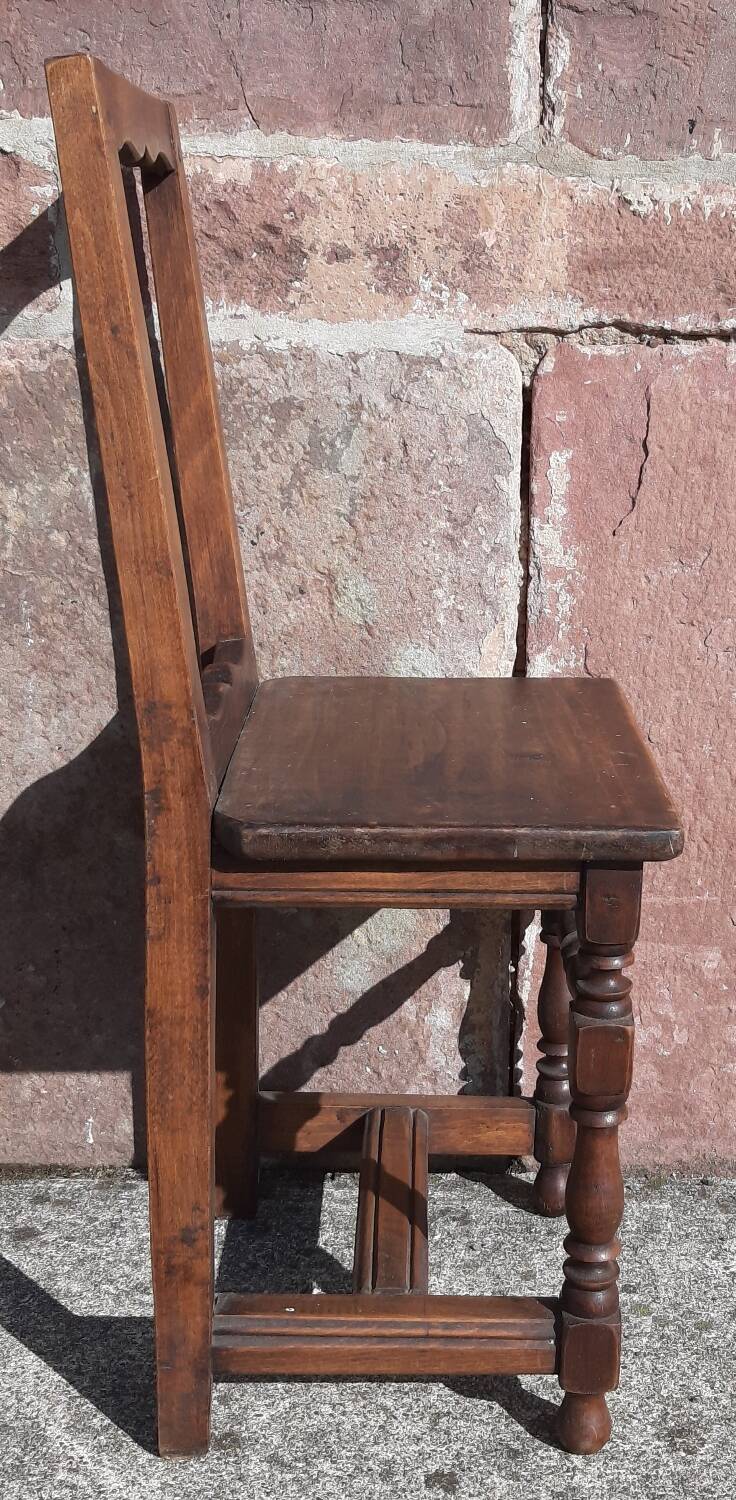 Lorraine chair. (Solid wood, 19th century)