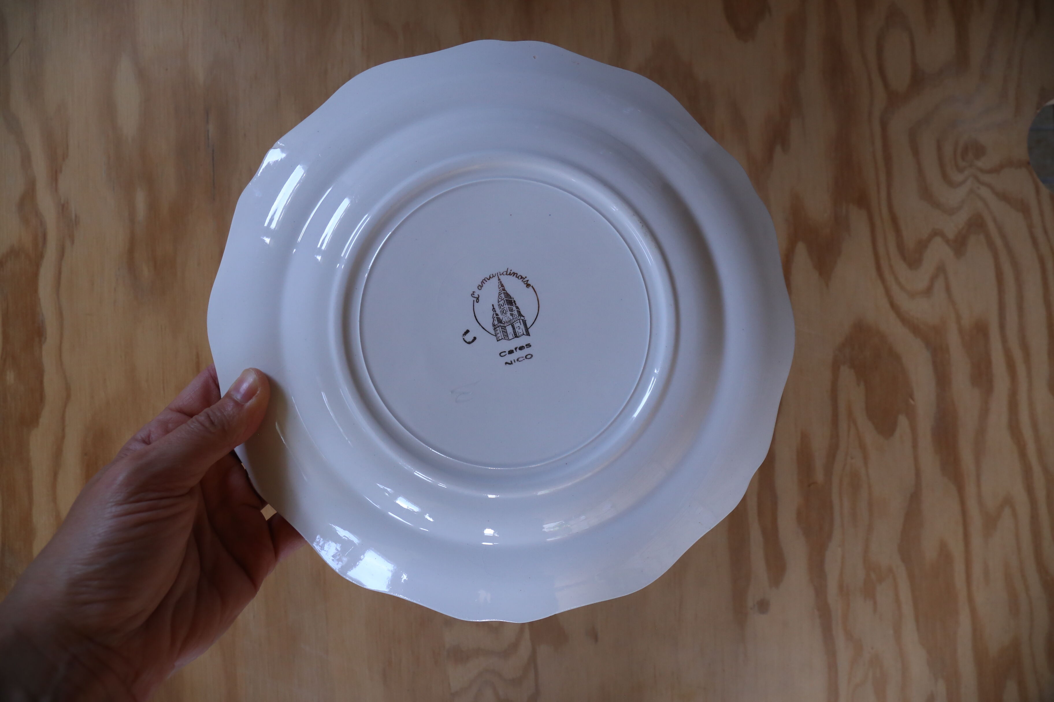 6 old plates St-Amand l'Amandinoise, almond green ledge