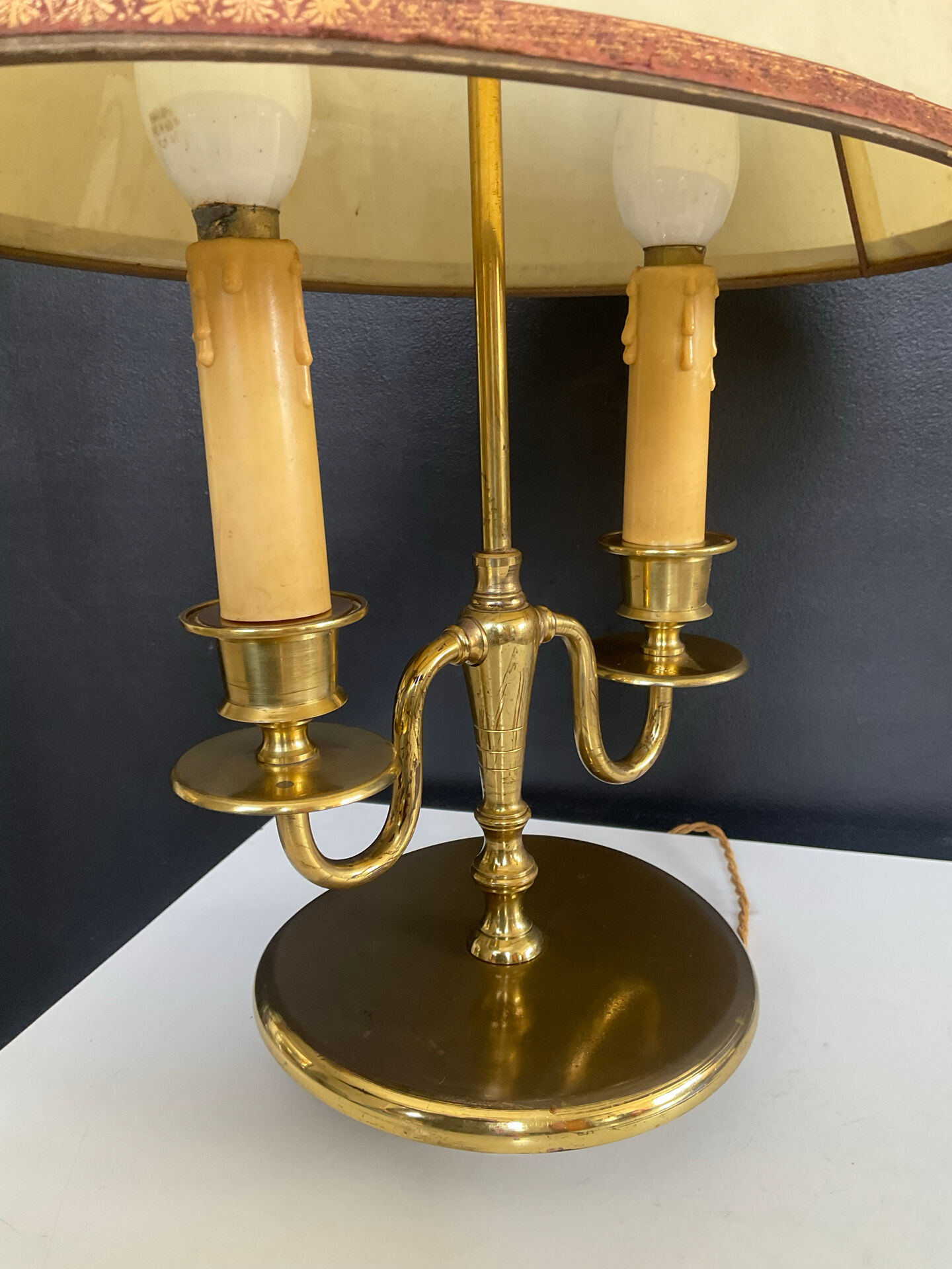 Directoire style bouillotte lamp in brass with double lights.