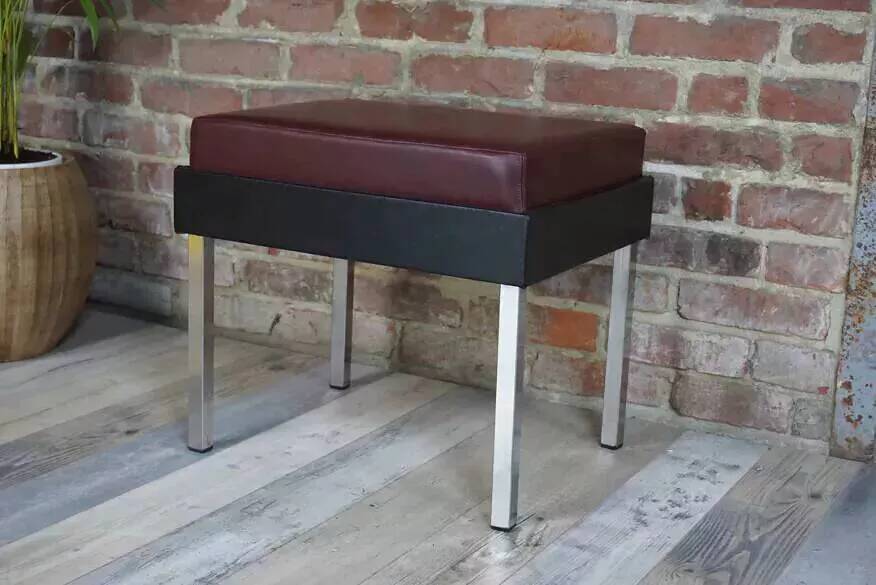Tabouret des années 50 en simili cuir et chrome