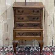 Petite commode anglaise en acajou des années 50