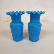 Paire de vases en opaline bleu